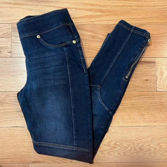Luxe Denim Petite Low Waist Jeans (Jegging) - Picture 3 of 7